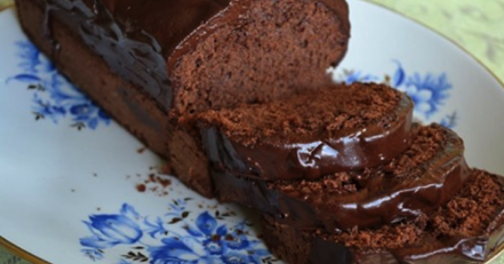 Ekspresowe ciasto czekoladowe – obłędnie pyszne, szybkie w wykonaniu